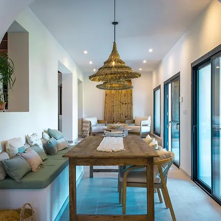 Luxury Ibizan-style Bed & Breakfast L'Alfas del Pi